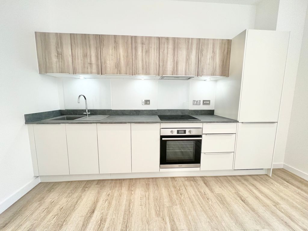 Property photo 3 of 6 Kitchen