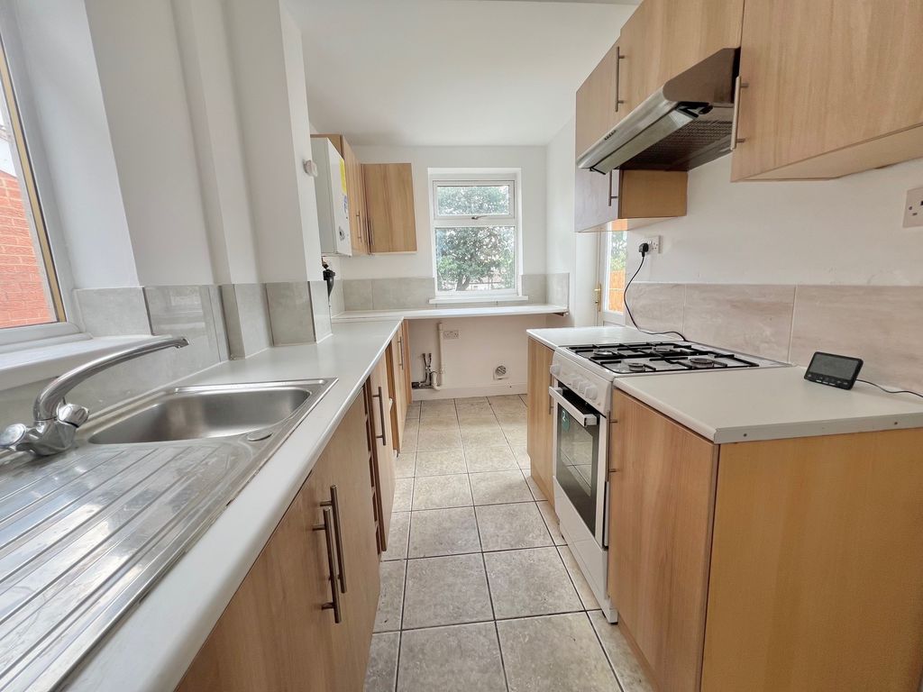 Property photo 2 of 12 Kitchen