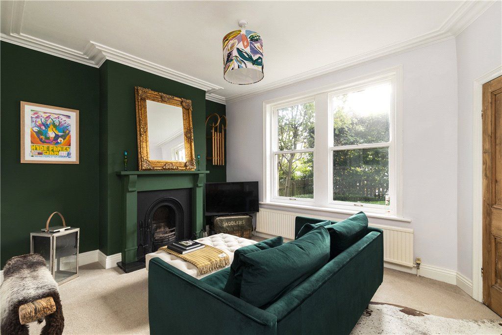 Property photo 3 of 19 Sitting Room