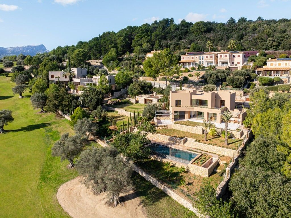 Property photo 1 of 18 Aerial (1)
