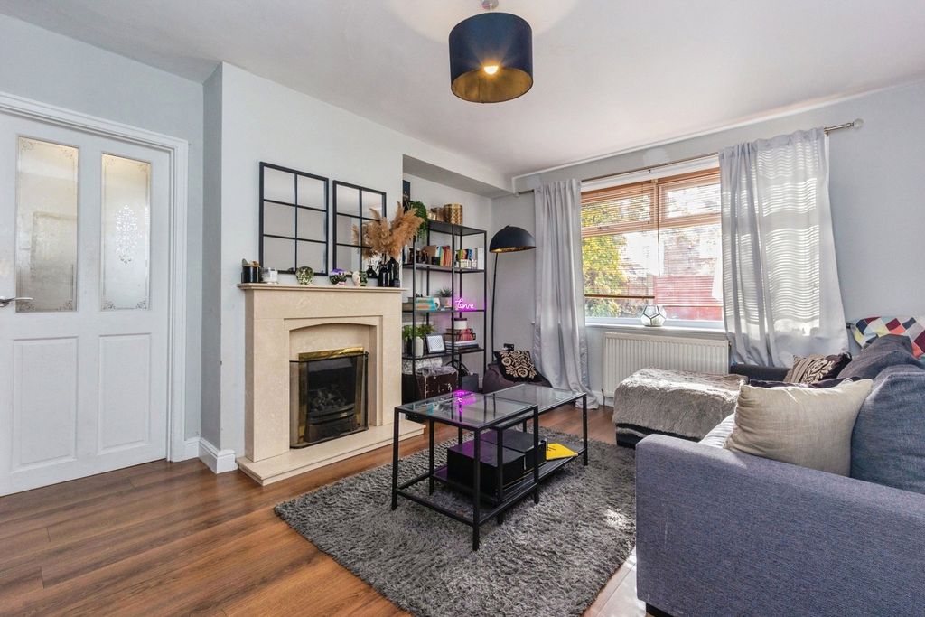 Property photo 2 of 17 Photo