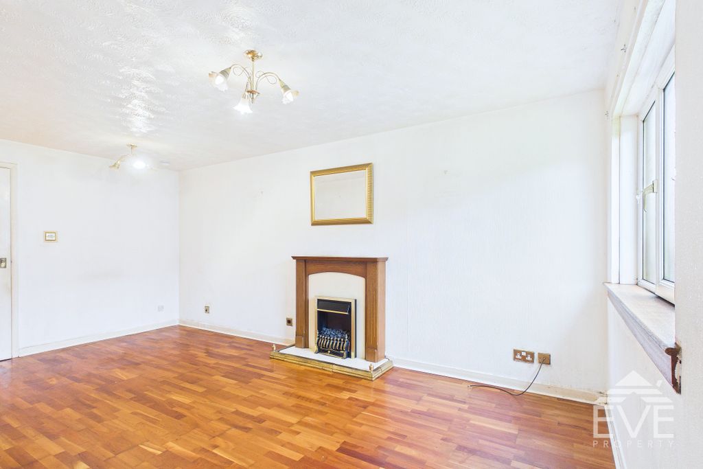 Property photo 3 of 18 Cam05526G0-Pr0188-Still012