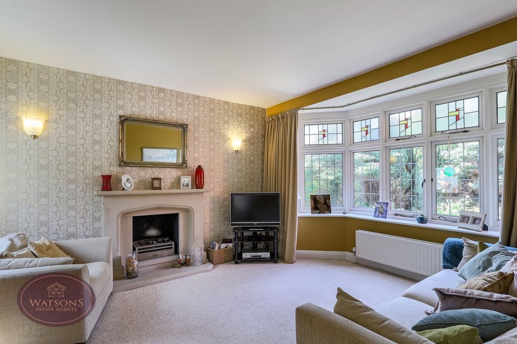Property photo 3 of 44