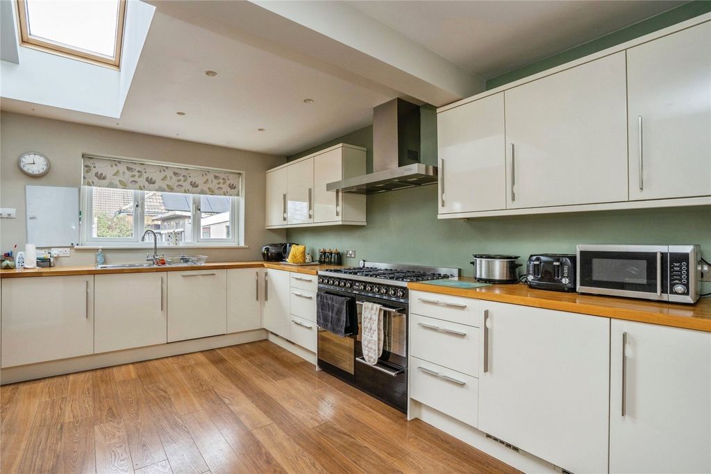 Property photo 2 of 12 Picture No. 25