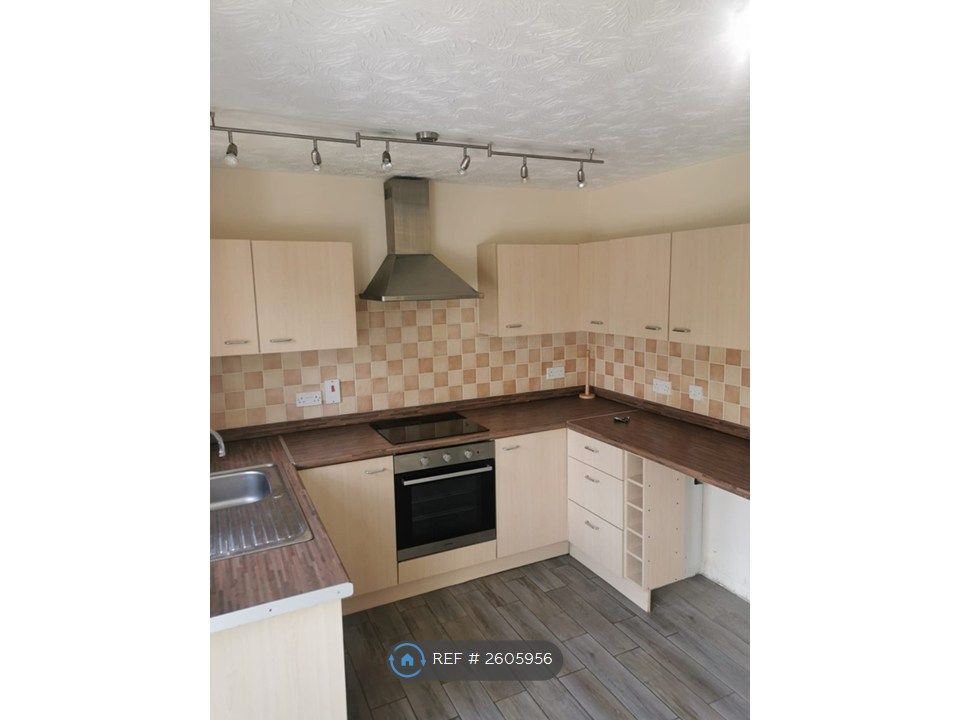 Property photo 2 of 7 Kitchen