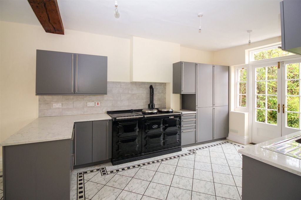 Property photo 2 of 18 Picture No. 02