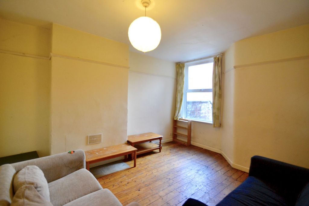 Property photo 3 of 7