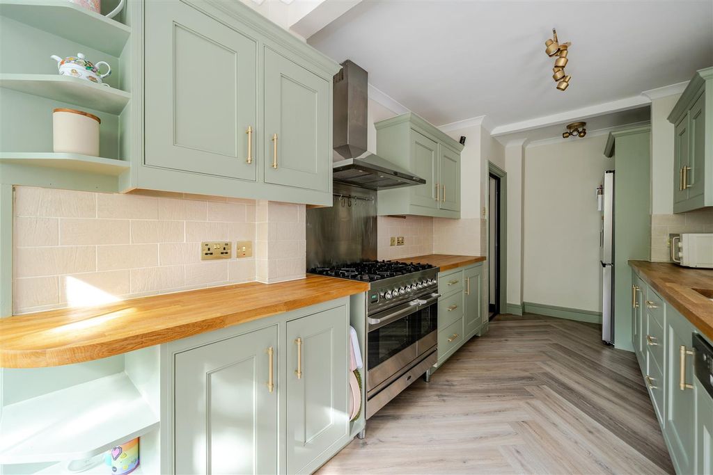 Property photo 3 of 41 Kitchen