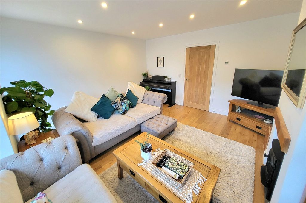 Property photo 2 of 19 Picture No. 51