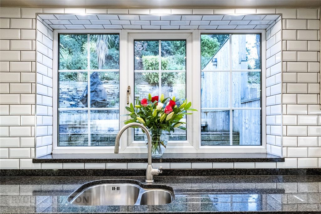 Property photo 3 of 29 Picture No. 17