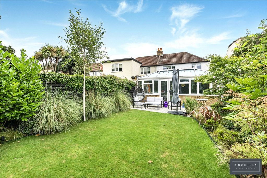 Property photo 2 of 32 Picture No. 09