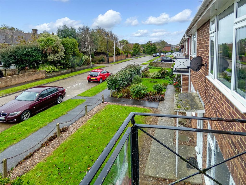 Property photo 3 of 16 P1070285.Jpg