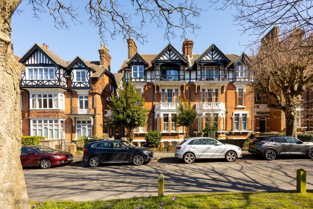 Property photo 1 of 22 Castle Hill Avenue