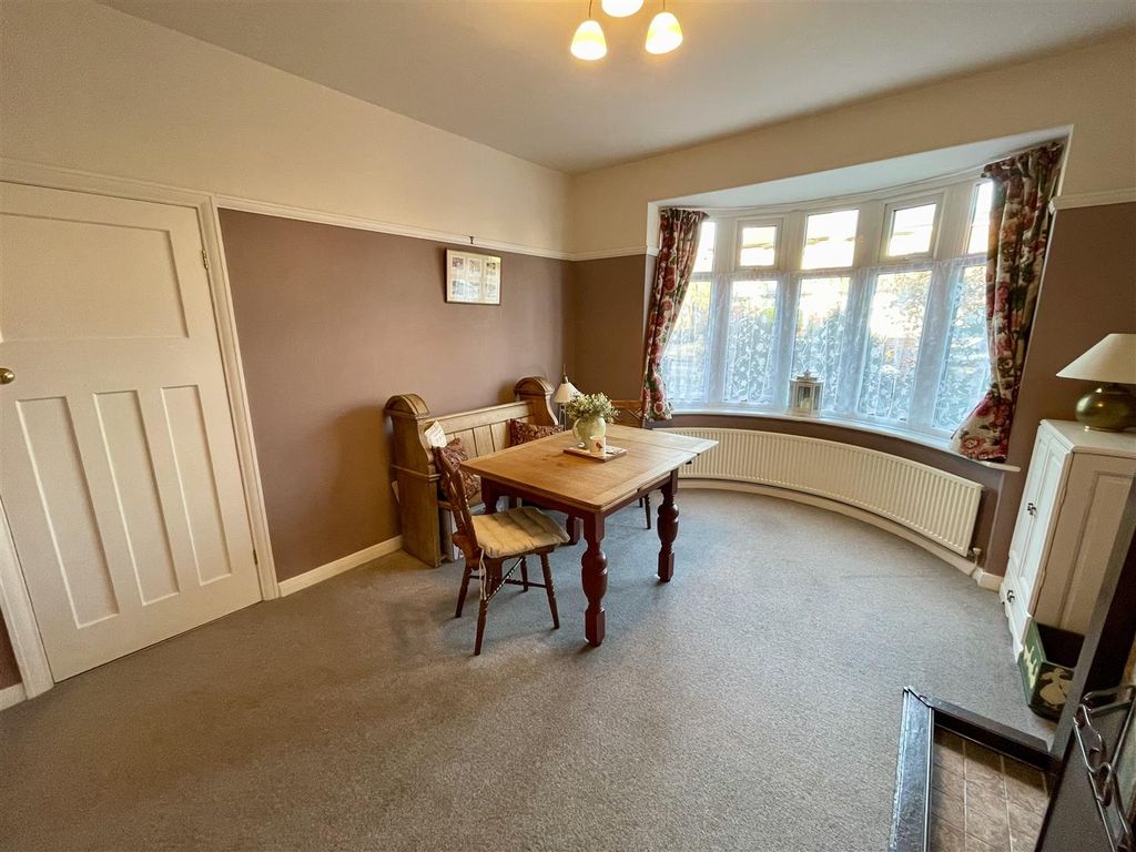 Property photo 3 of 16 Dining Room