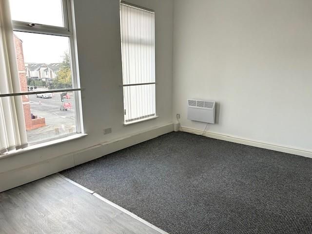 Property photo 2 of 5 1, 99 Stanley Road Living Room 2023.Jpg