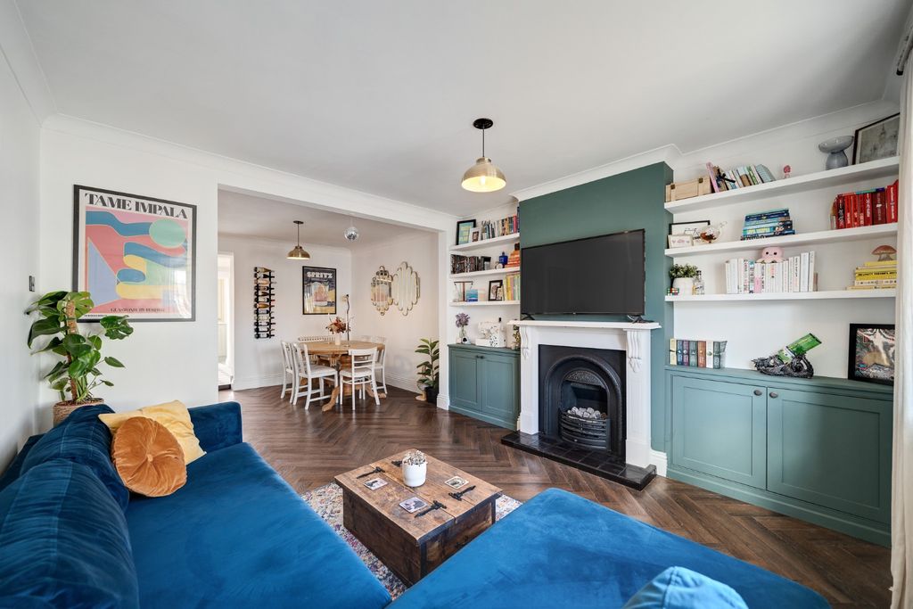 Property photo 2 of 22 4838762