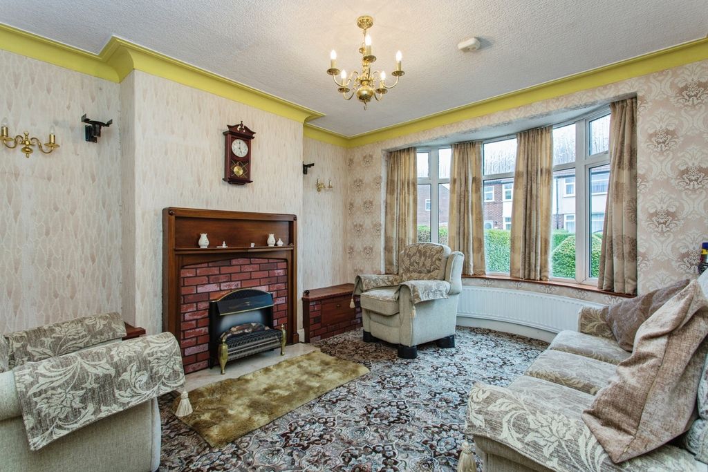 Property photo 3 of 17 Photo