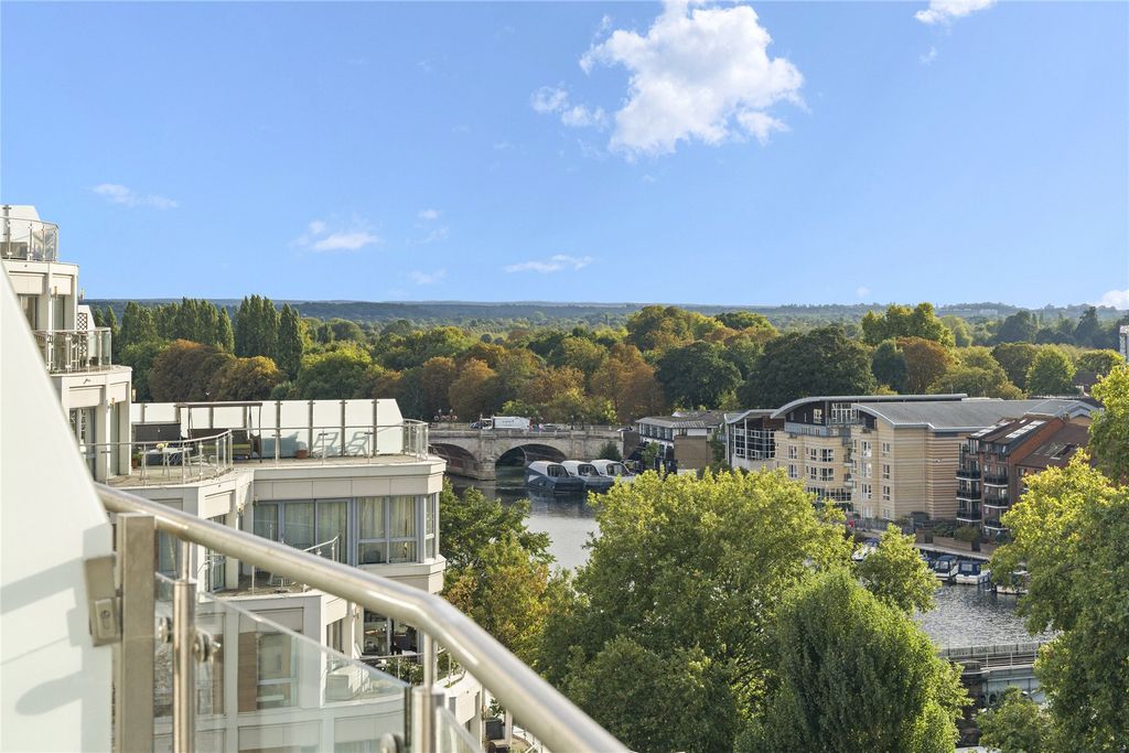 Property photo 1 of 15 Balcony