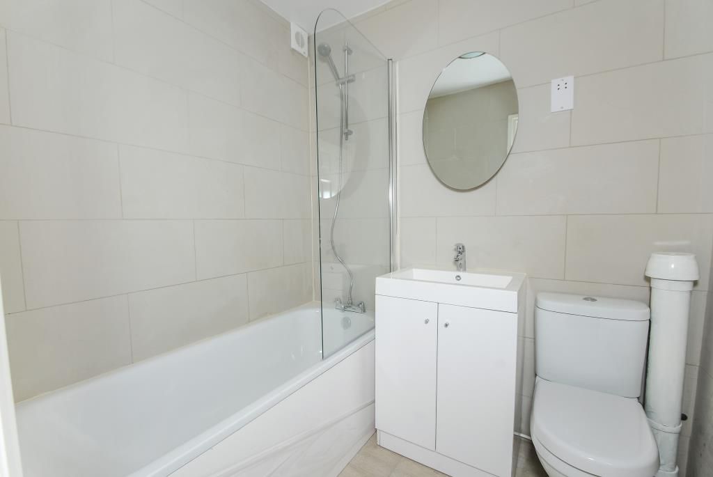 Property photo 2 of 8 Bathroom