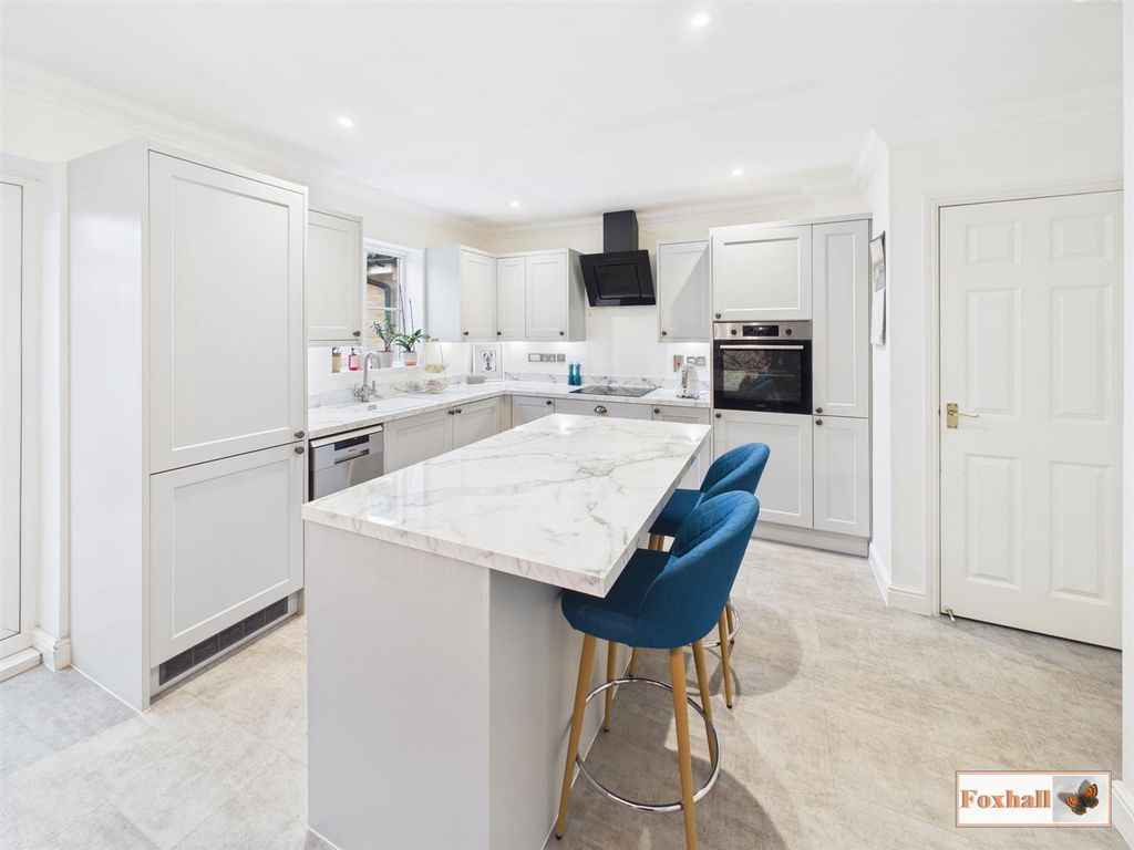 Property photo 3 of 24 Kitchen