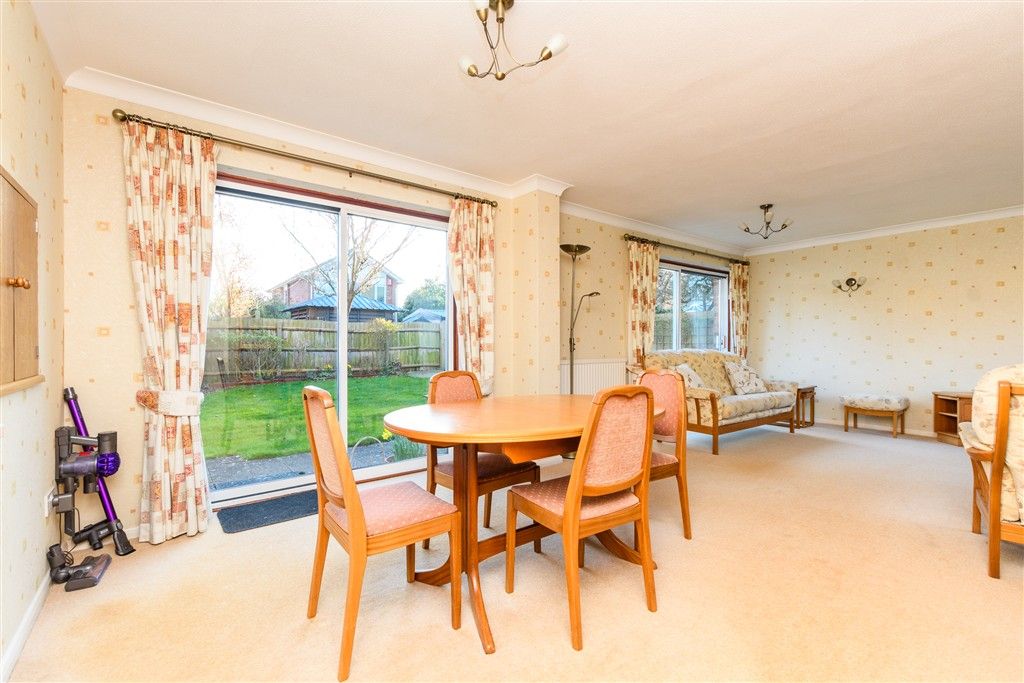 Property photo 3 of 12 Dining Area