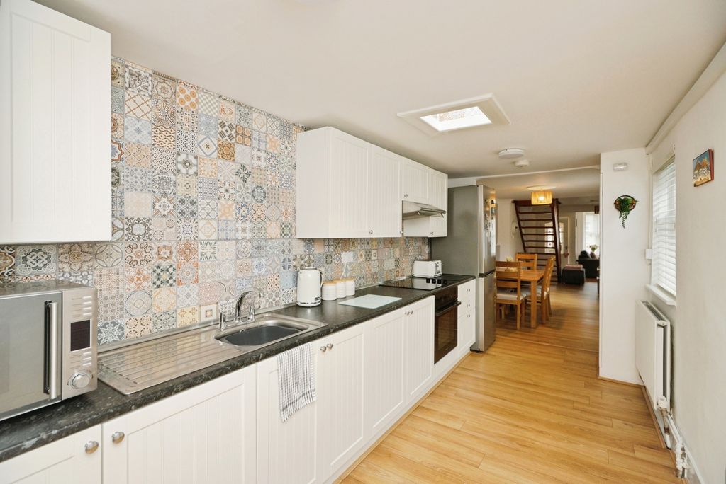 Property photo 3 of 26 Pbox-Img.Jpg