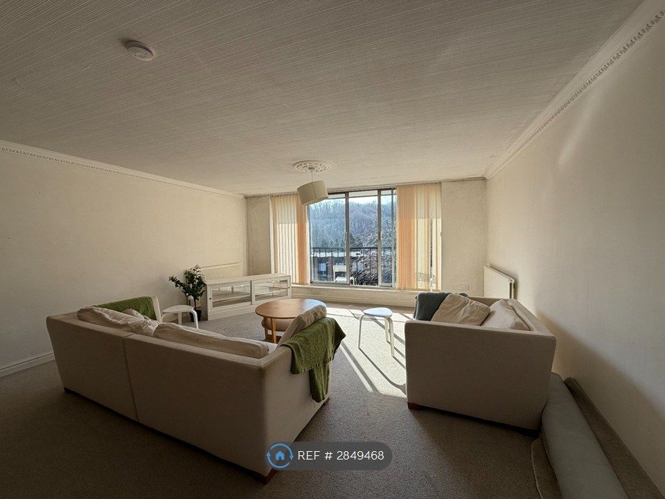 Property photo 2 of 5 Living Room