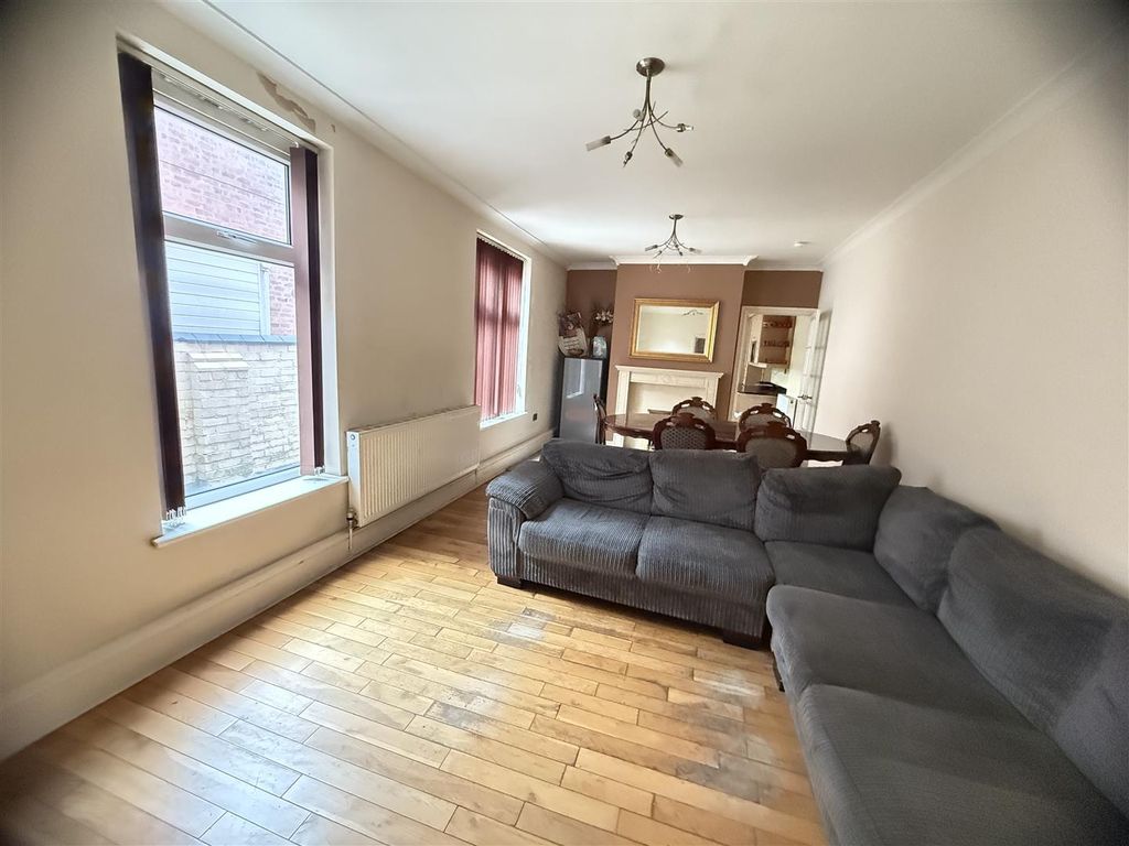 Property photo 3 of 9 61 Lodge Road -8.Jpg