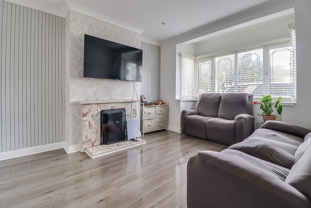 Property photo 2 of 26 Lounge