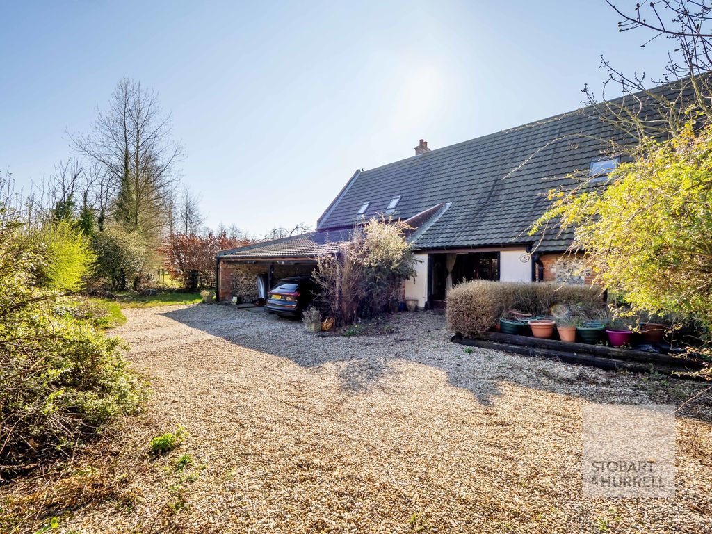 Property photo 3 of 39 Across The Front