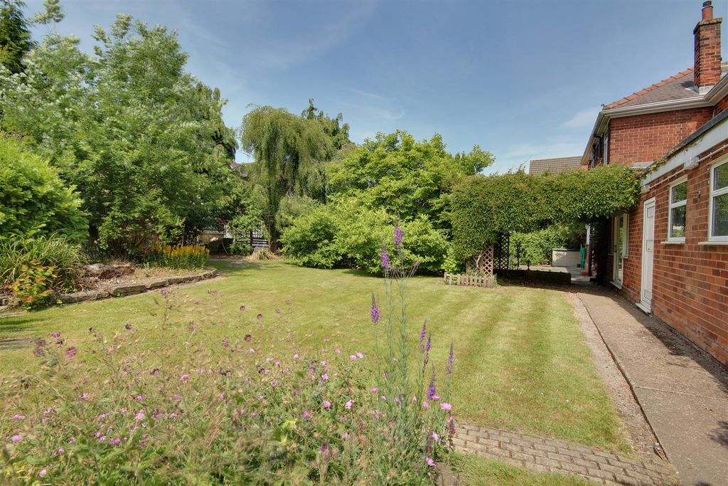 Property photo 3 of 23