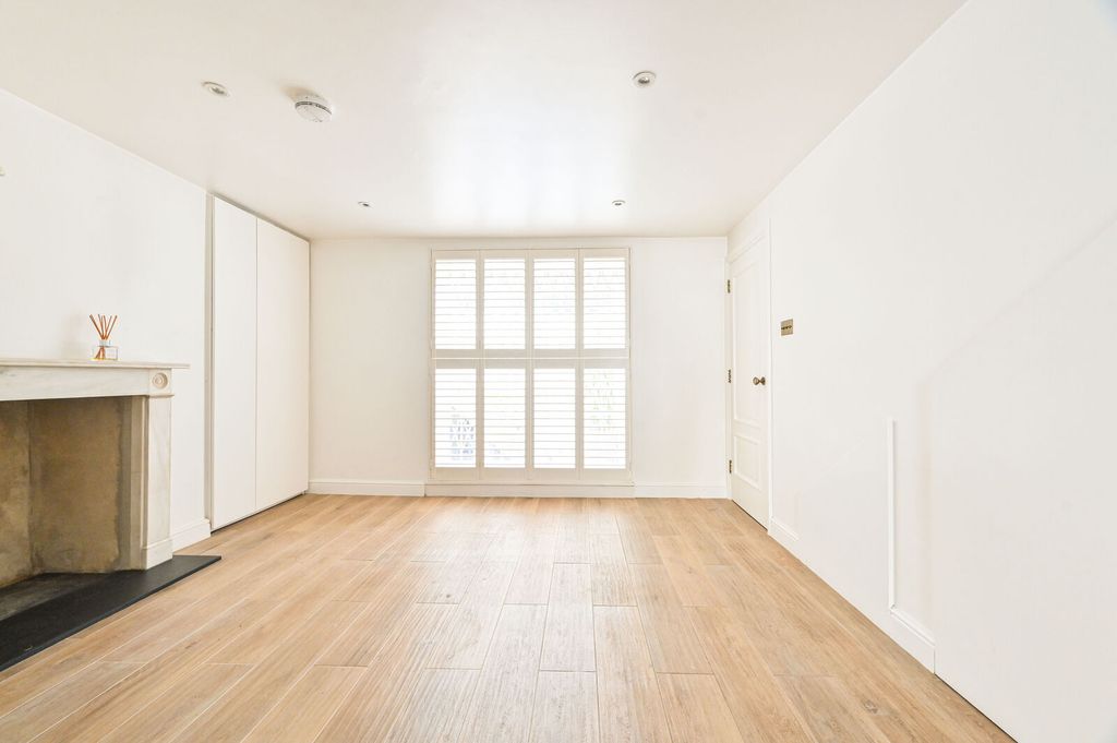 Property photo 1 of 25