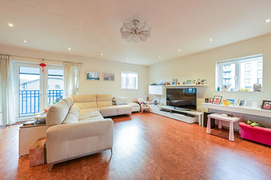 Property photo 1 of 41