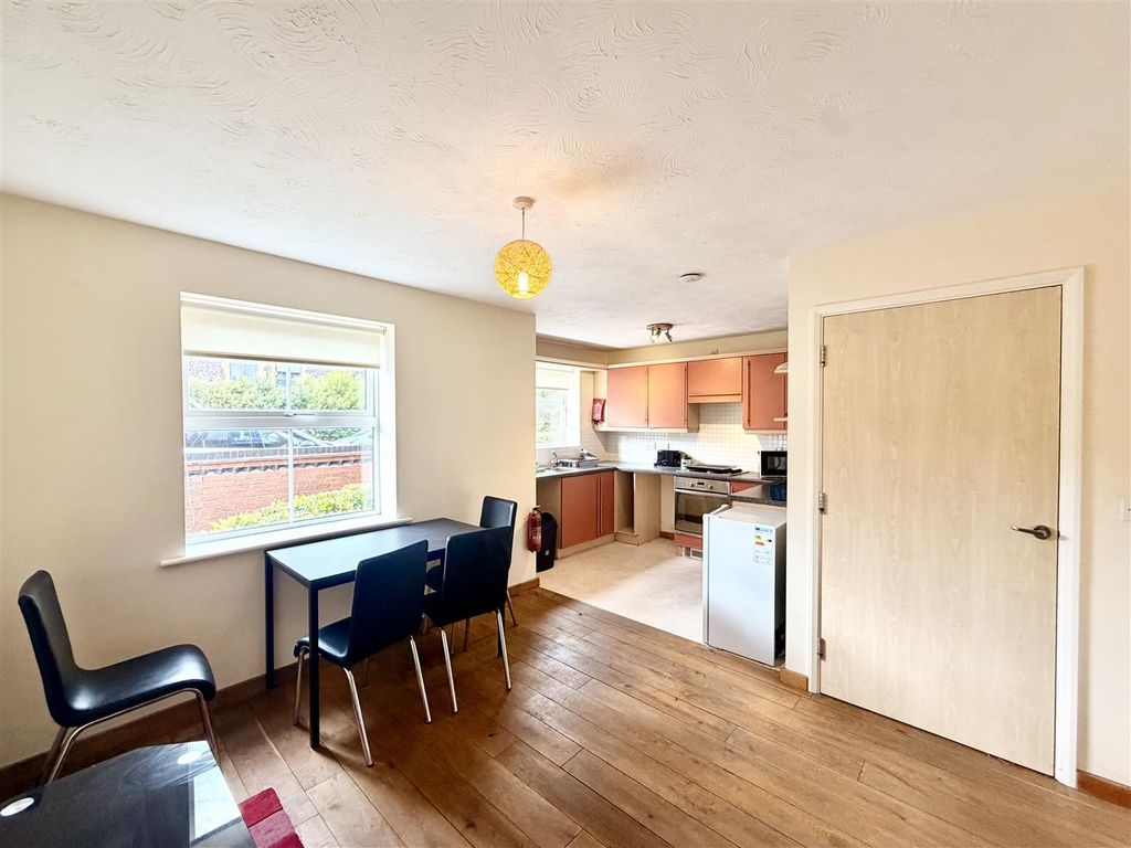 Property photo 2 of 11 2