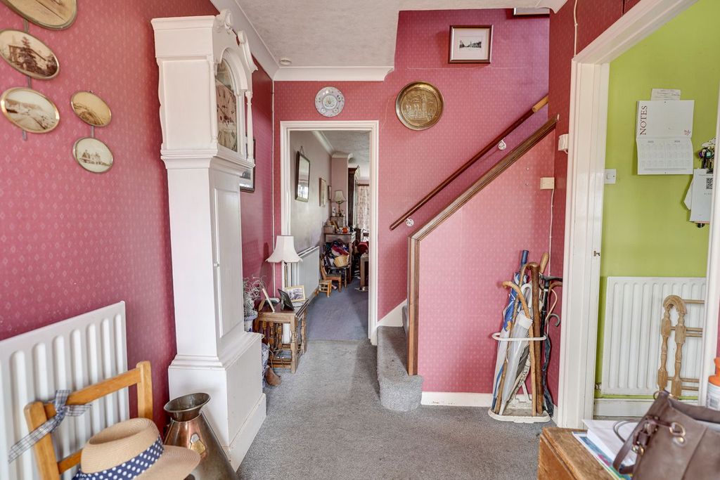 Property photo 3 of 14