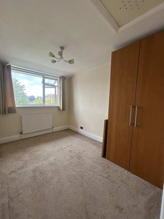 Property photo 3 of 10 Bedroom 3