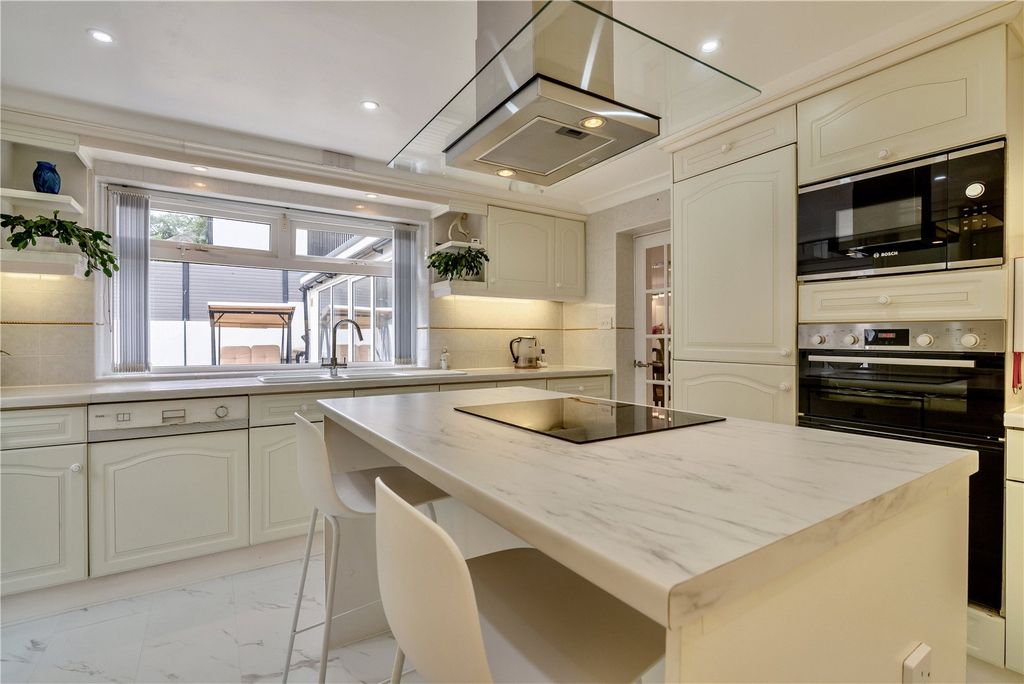 Property photo 3 of 20 Picture No. 12