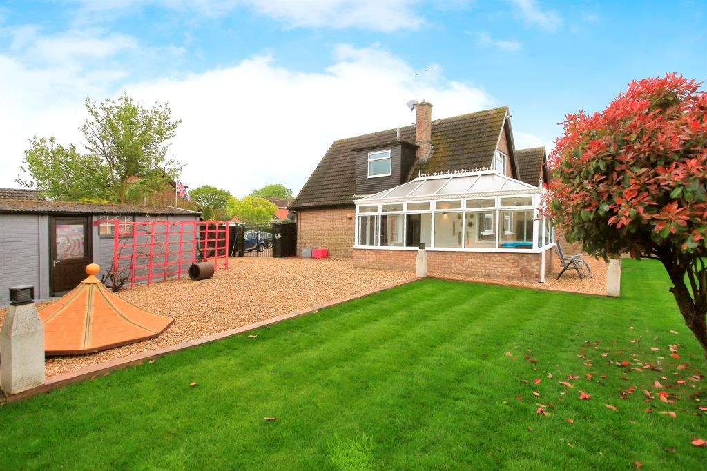 Property photo 1 of 17 Outside