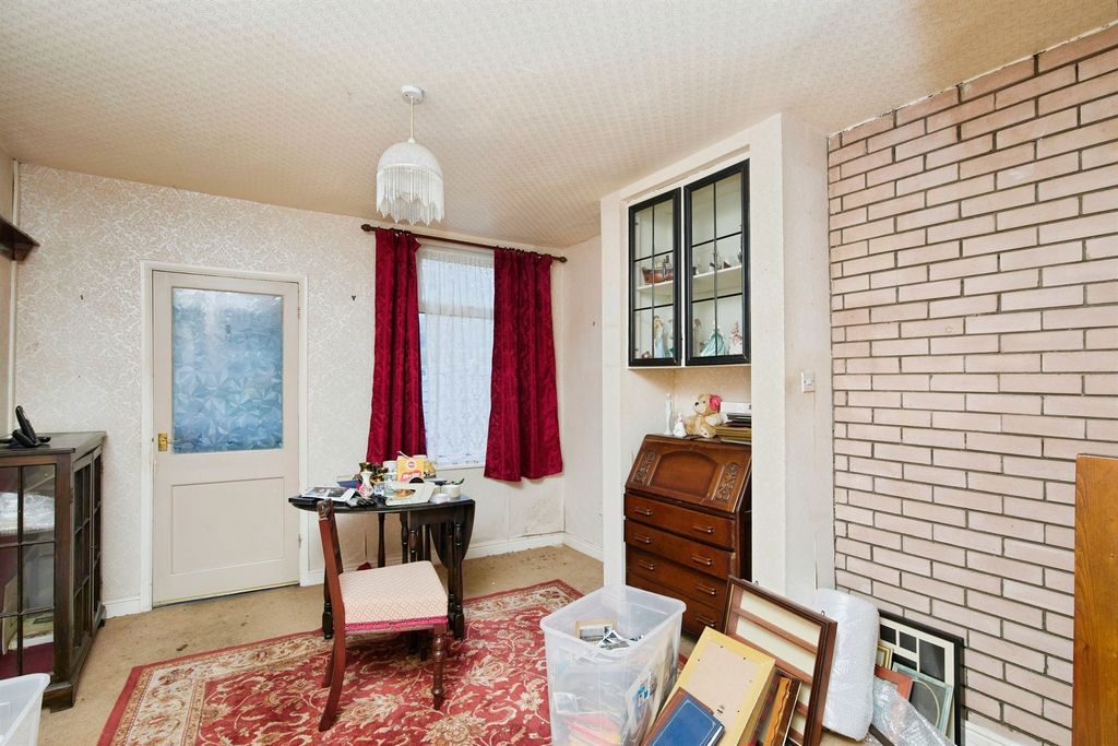 Property photo 3 of 8