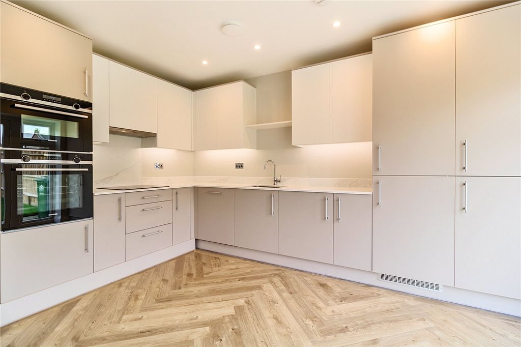 Property photo 3 of 15 Kitchen