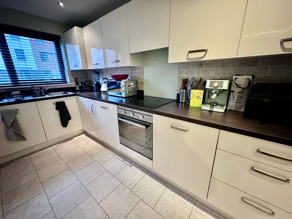 Property photo 2 of 20 Bedroom 1