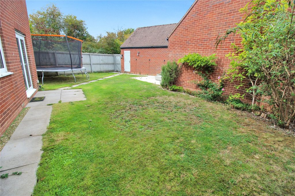 Property photo 2 of 20 Picture No. 12