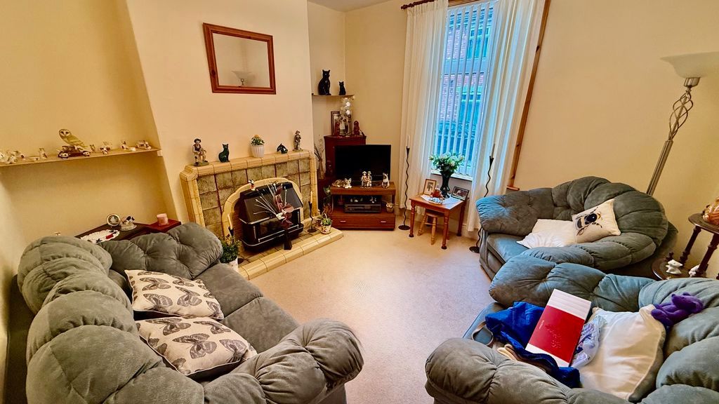 Property photo 2 of 9 Photo 5