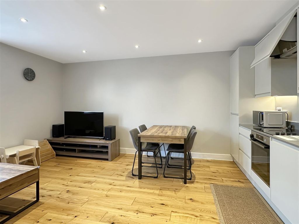 Property photo 3 of 18 Img (16).Jpg