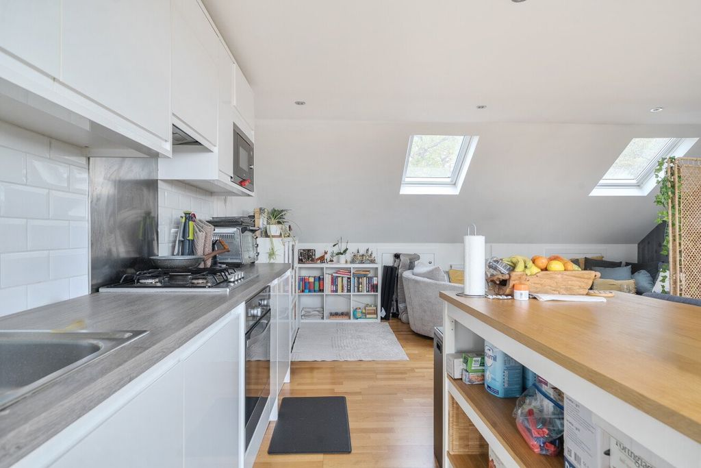 Property photo 2 of 18 Picture No. 05