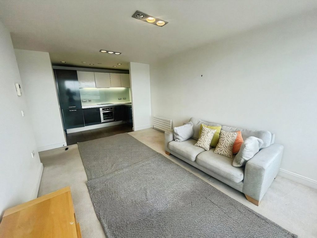 Property photo 2 of 15 Picture No. 13