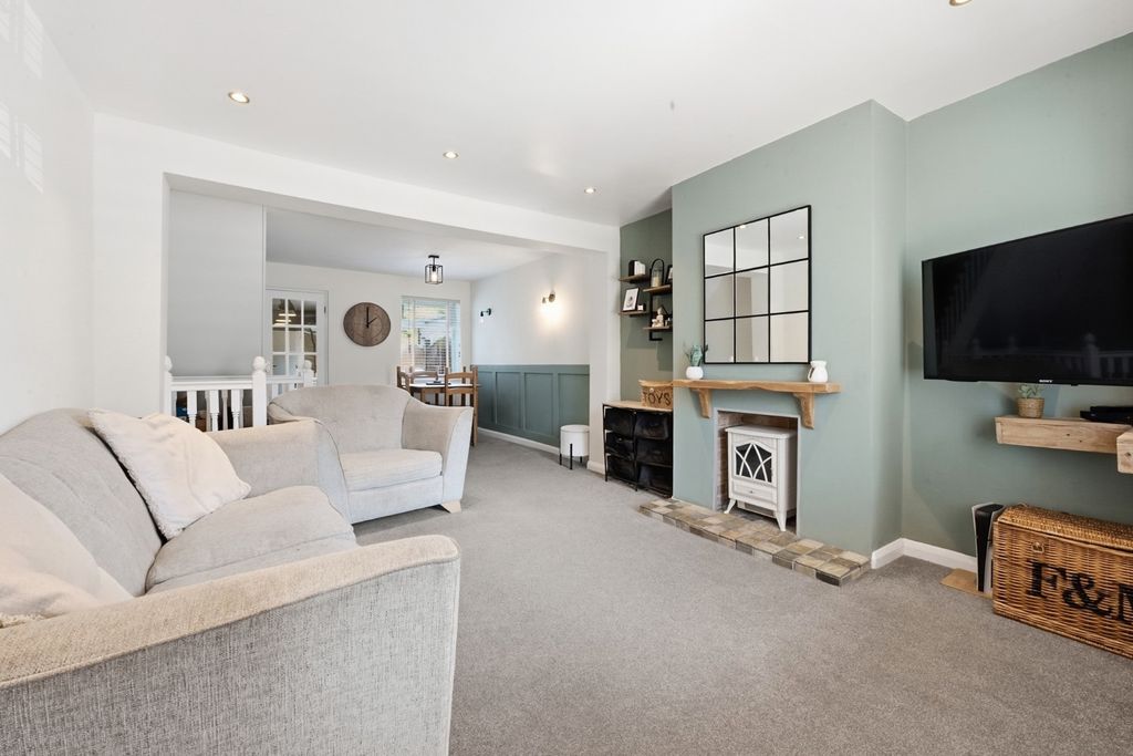 Property photo 2 of 22 4008001