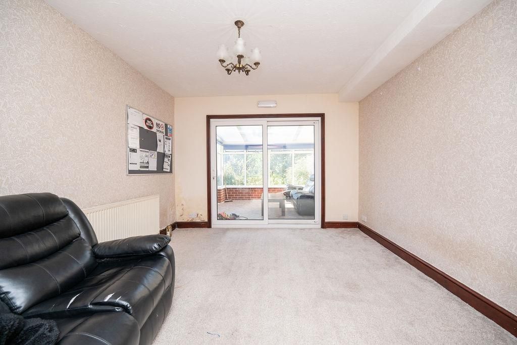 Property photo 3 of 17 Walsallrd-13.Jpg