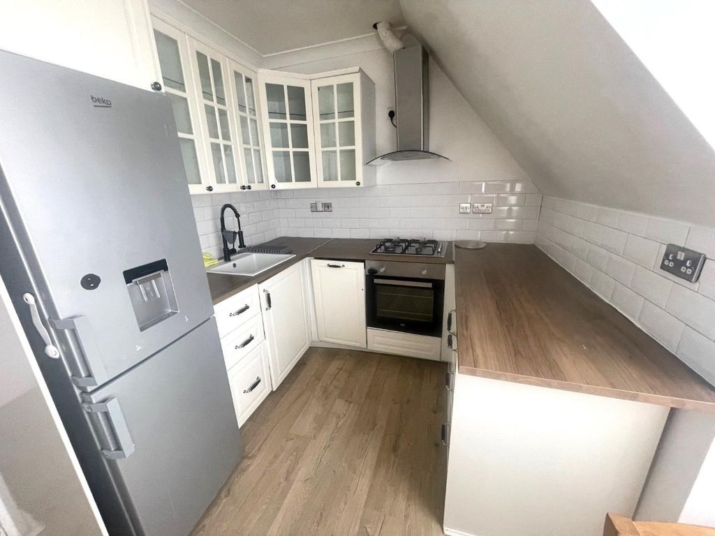 Property photo 1 of 7 Kitchen.Jpg