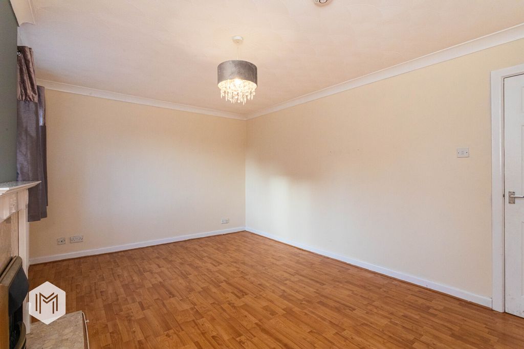 Property photo 3 of 22 Picture No. 32